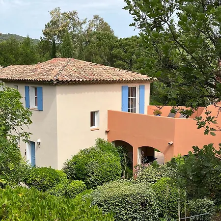 De La Pinède Parco vacanze *
